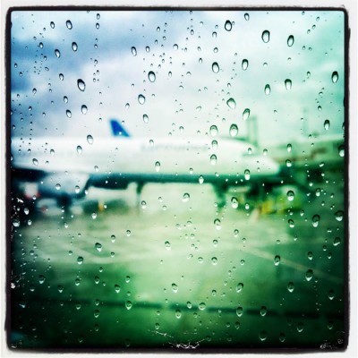 airplane raindrops