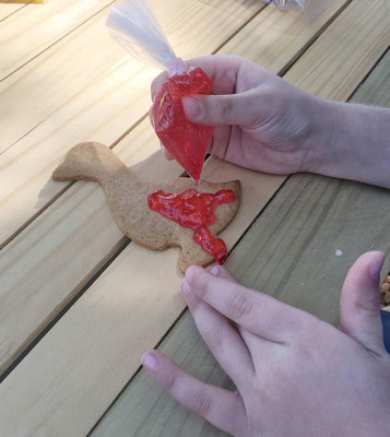 Cookie decorating at Vergenoegd Wine Estate